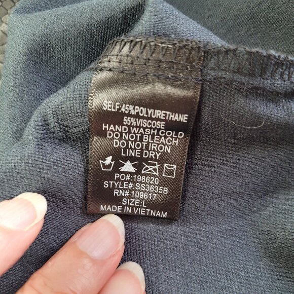 Stella Luce‎ Skirt Womens L Black Faux Leather Snakeskin Print Mini Biker Grunge - Picture 4 of 10